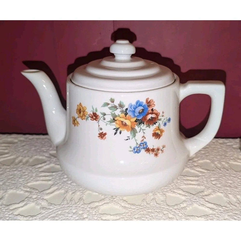 Vintage‎ ceramic Teapot / Coffee Pot Drip-o-lator Floral Flower White MCM 50's